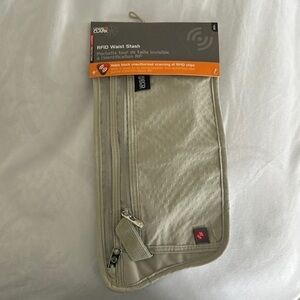 New* Waist Stash‎ RFID A must Have!!!